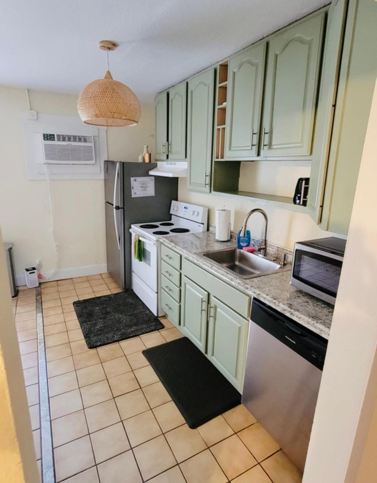 Apartment By The Sea 4 *